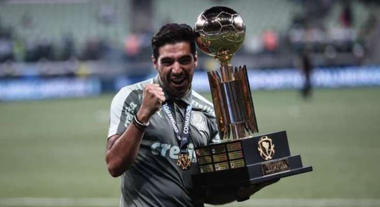 Duelo entre técnicos incendeia Palmeiras e Corinthians; confira
