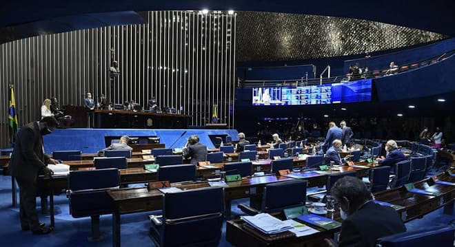 Senado aprova prioridade de mães solo em políticas públicas