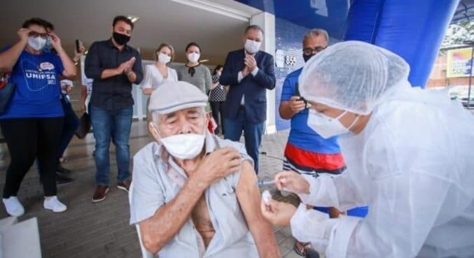Caí número de casos de síndrome respiratória grave, mas taxa entre crianças é alta