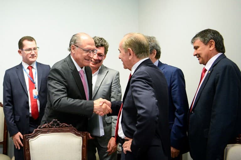 Governo eleito propõe PEC para acomodar despesas "inadiáveis" em 2023