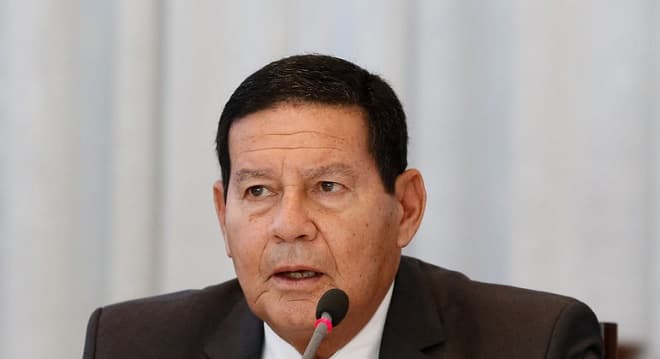 Mourão chama golpe militar de 'revolução democrática de 1964'