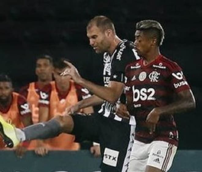 Botafogo e Flamengo jogam buscando vantagem nas semifinais