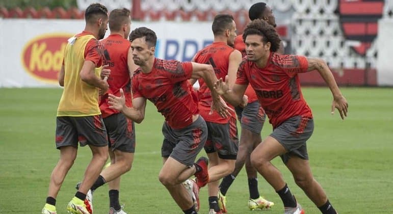 Paulo Sousa identifica carências e pede reforços no Flamengo