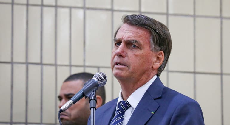 Bolsonaro diz que Auxílio Brasil de R$ 600 será mantido em 2023