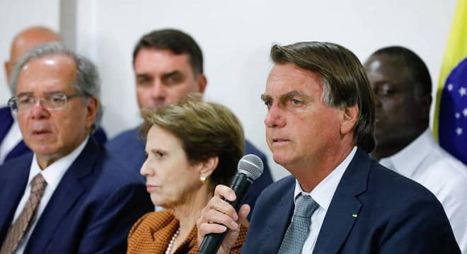 Bolsonaro reúne ministros e dará a largada em troca ampla no governo