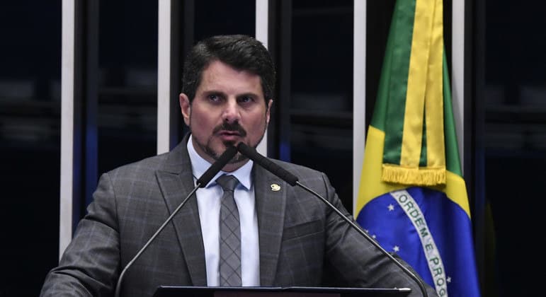 Senador protocola pedido de CPI sobre pesquisas eleitorais