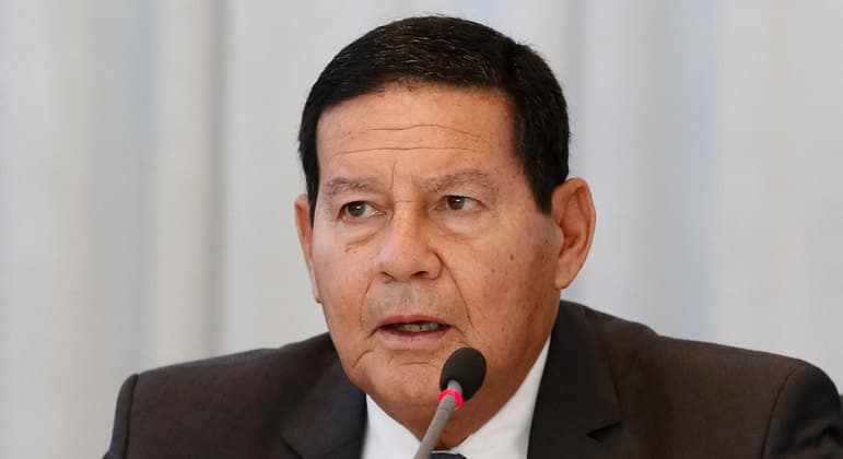 'Não vai mudar nada', diz Mourão sobre troca na Petrobras