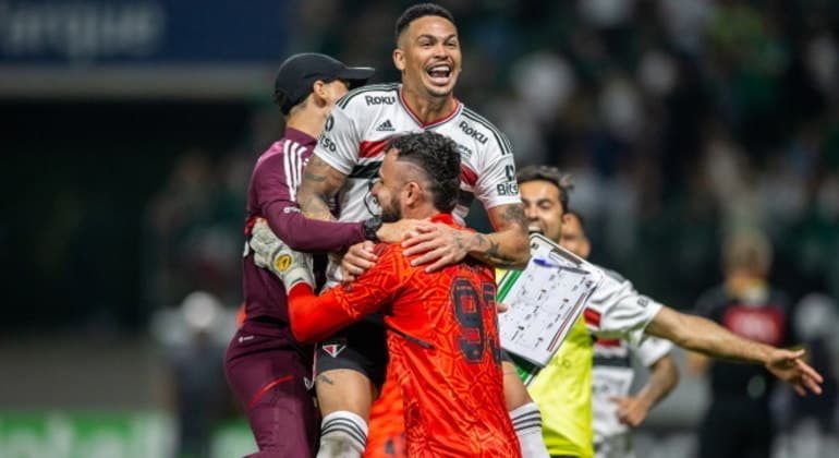 Quartas de final reúnem quatro campeões da Copa do Brasil