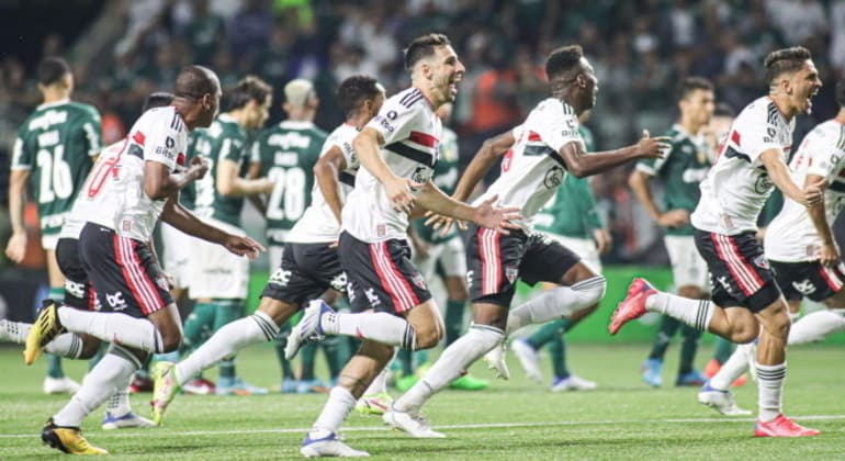 São Paulo bate o Palmeiras nos pênaltis e está nas quartas da Copa do Brasil