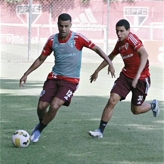 São Paulo e Santos fazem clássico paulista pelo Brasileirão