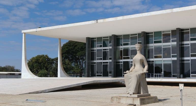 STF conclui julgamento e suspende lei do piso da enfermagem