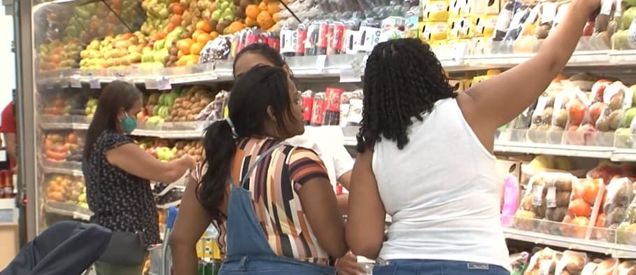 Procon encontra variação de até 122% em preços da cesta junina