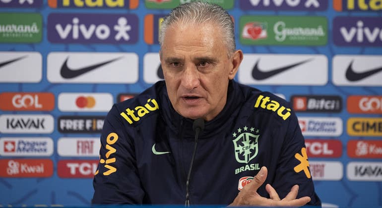 Brasil entrega pré-lista para a Copa, mas não divulga nomes