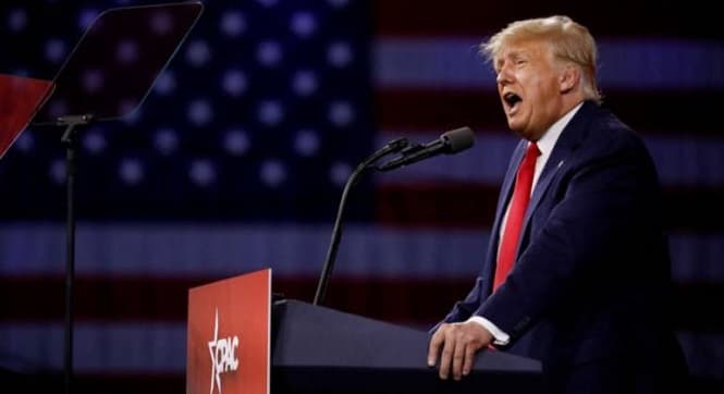 Após culpar Biden, Trump condena invasão russa à Ucrânia