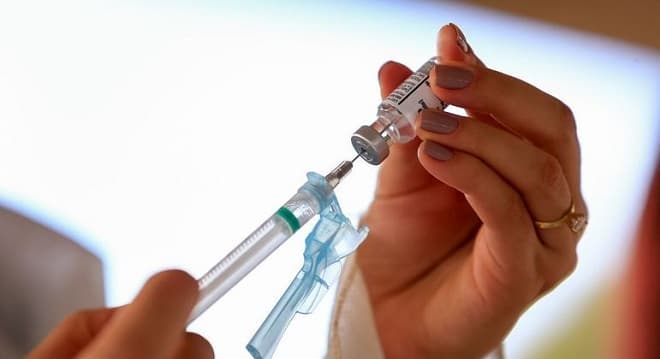 Vacinas oferecem proteção adicional a quem já teve Covid-19