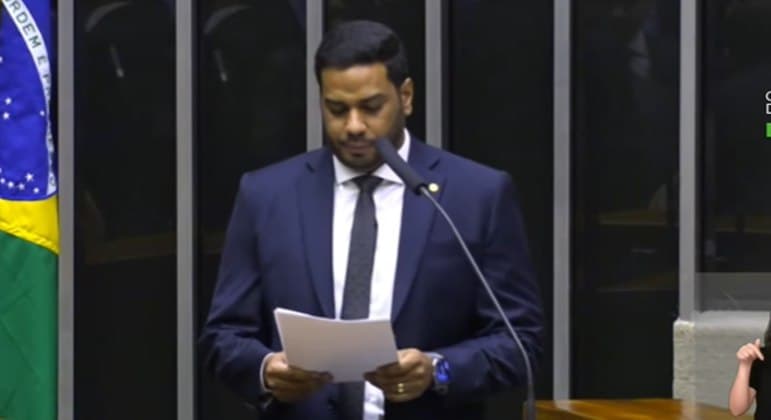 Com 239 votos, Câmara aprova Jhonatan de Jesus para TCU