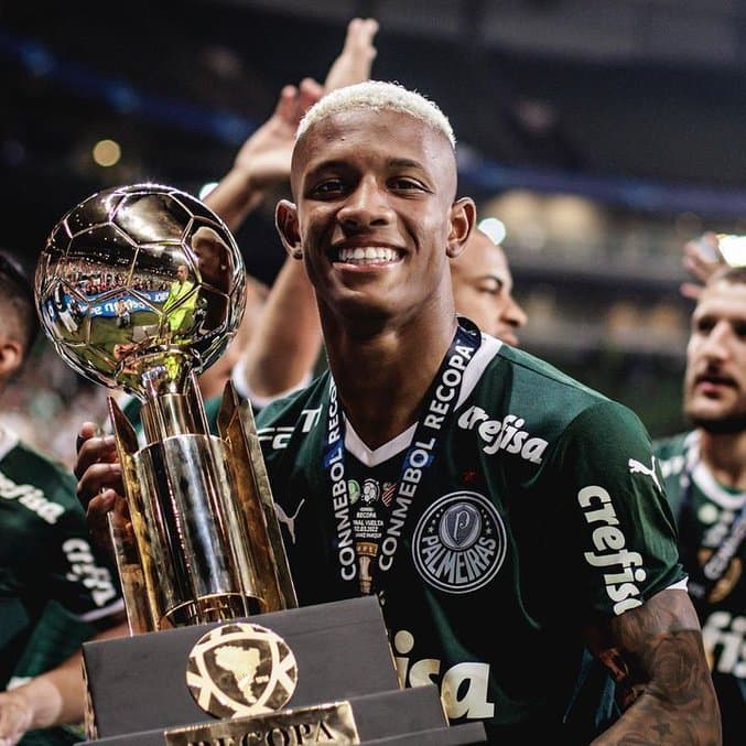 Palmeiras inconformado por conta das convocações e desprezo de Tite