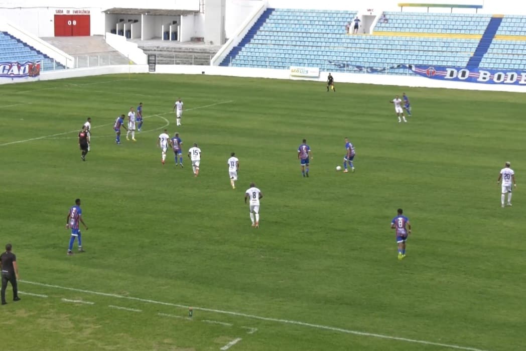Mac vence de virada o IAPE e está na final do 1° turno do maranhense