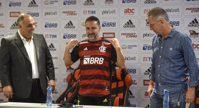 Vítor Pereira é apresentado pelo Flamengo