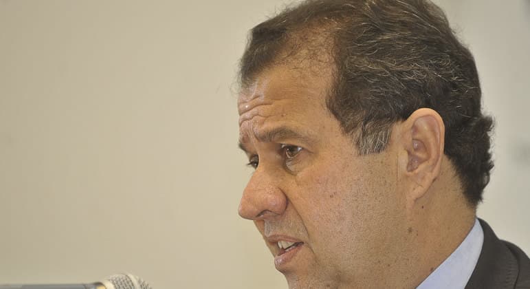 Lupi afirma que governo vai discutir a 'antirreforma' da Previdência