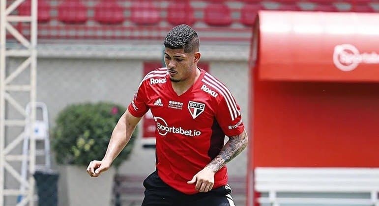Erison se machuca e está fora de clássico contra o Santos