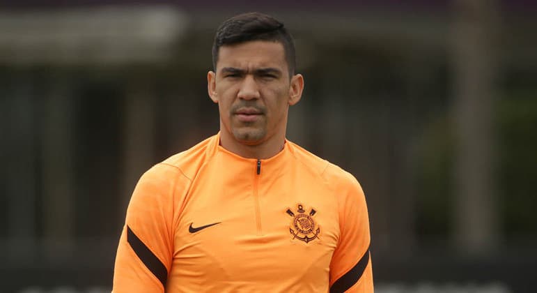 Em baixa, Balbuena volta a falhar e tem futuro indefinido no Corinthians