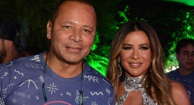 Pai de Neymar curte Carnaval na Sapucaí acompanhado da namorada