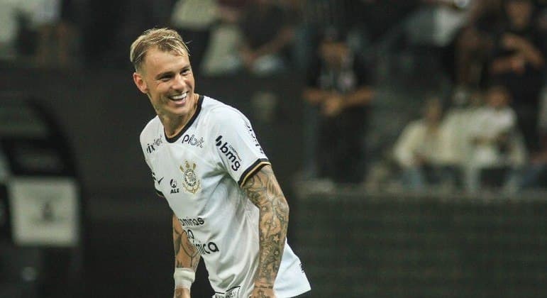 Róger Guedes diz que elenco 'ficou feliz' ao saber da saída de Vítor Pereira do Corinthians