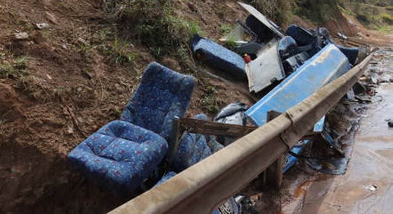 Corintianos que morreram em acidente de ônibus são levados para SP