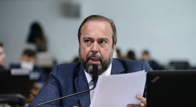 Ministro vai pedir à PF e à Abin que investiguem apagão de energia