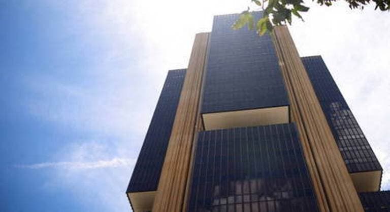 BC inicia reunião que deve sinalizar a primeira redução da taxa básica de juros desde 2020
