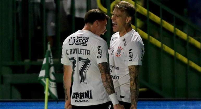 Corinthians precisa superar 'turbilhão', dentro e fora de campo