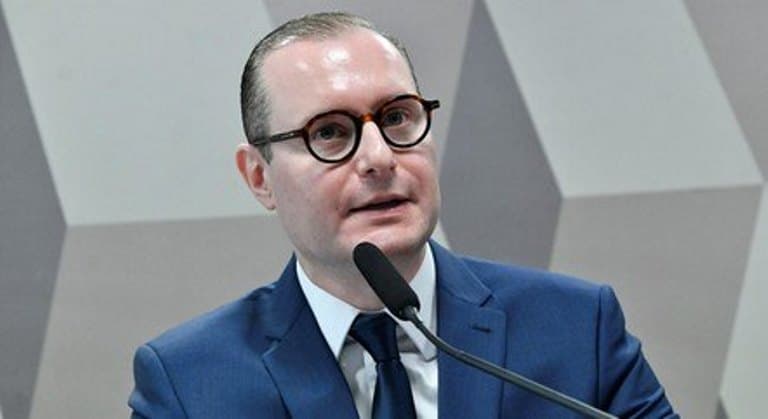 Cristiano Zanin toma posse, e STF volta a ter 11 ministros