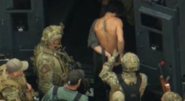 Veja primeiras fotos de captura de brasileiro após condenação nos EUA e fuga