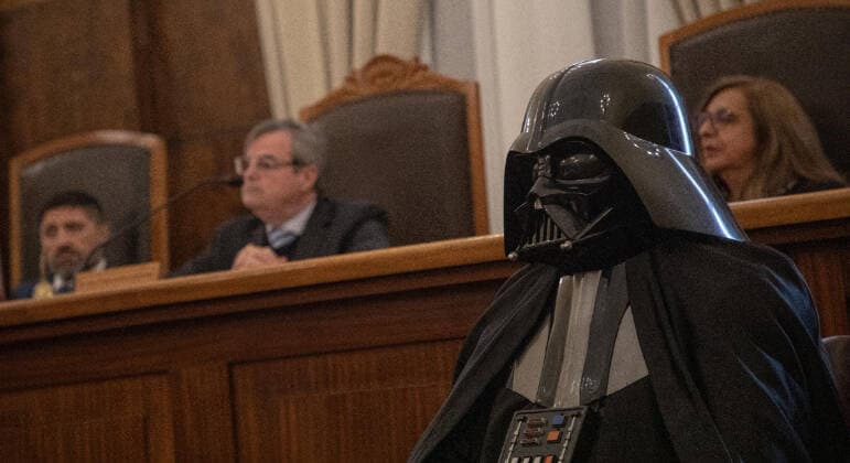 Darth Vader é julgado e condenado por seus crimes em tribunal do Chile