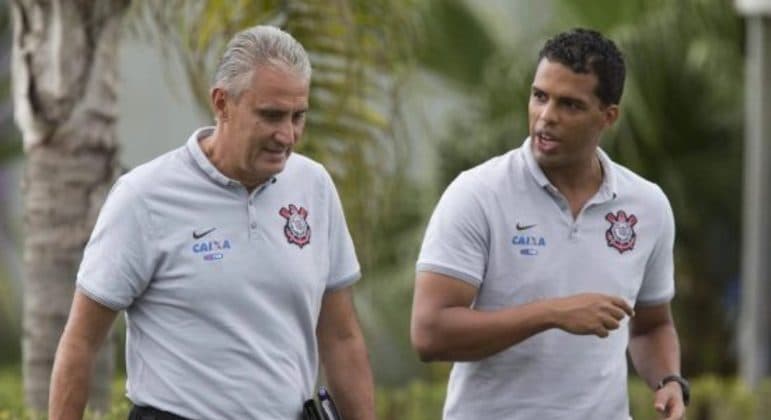 Eliminação do Corinthians faz renascer o sonho de retorno de Tite como técnico.