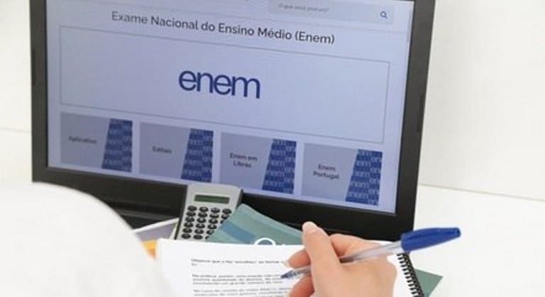 Enem 2023: após atraso, FGV diz que vai pagar corretores de redação até o fim de maio