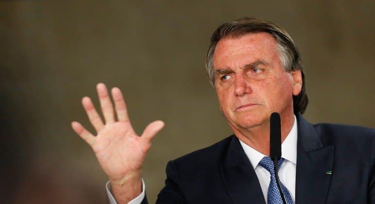 Bolsonaro recebe alta de hospital nos Estados Unidos