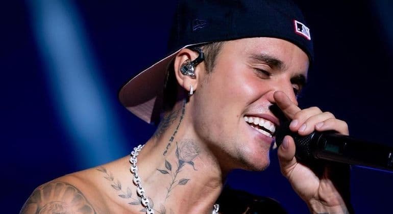 Longe dos palcos e focado na vida pessoal, Justin Bieber completa 29 anos
