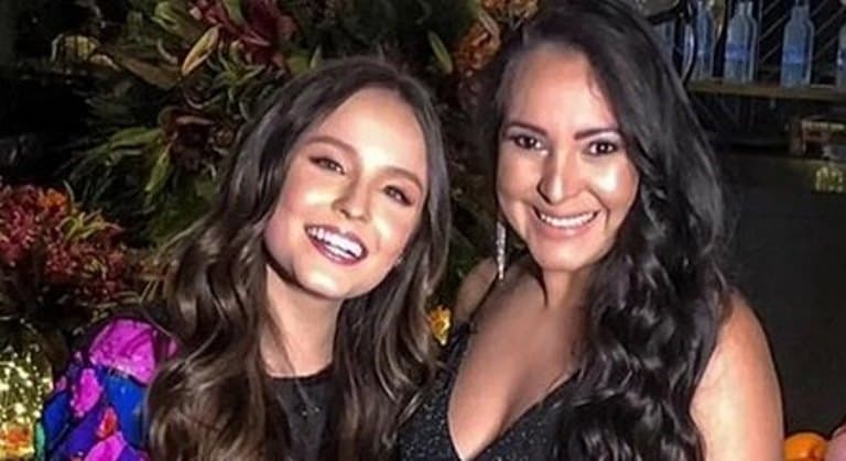 Ex-assessora de Larissa Manoela se desculpa com a atriz