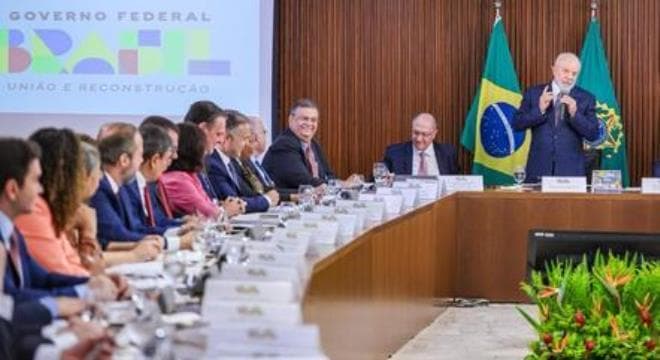 Dino deve ficar no Ministério da Justiça até o dia 8 de janeiro