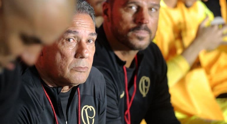 Luxa não pedirá demissão, mesmo acumulando nove derrotas em 17 jogos