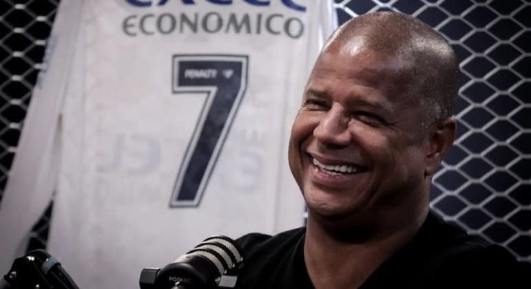Justiça determina apreensão e bloqueio de documentos de Marcelinho Carioca