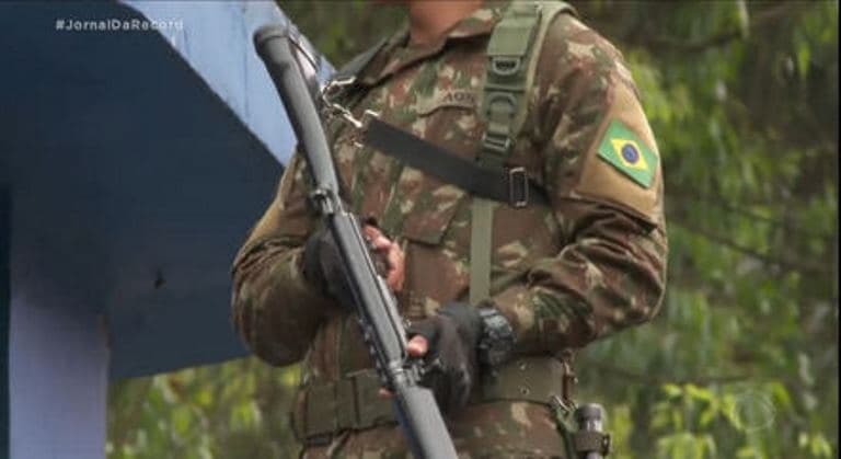 Furto de metralhadoras: Exército identifica suspeitos