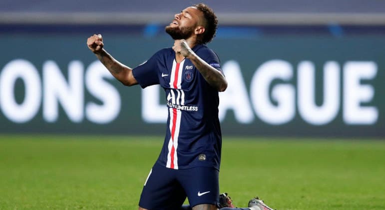 Neymar implora para ir ao Barcelona