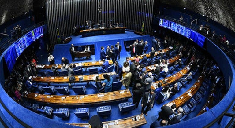 Reforma tributária é aprovada em segundo turno no Senado