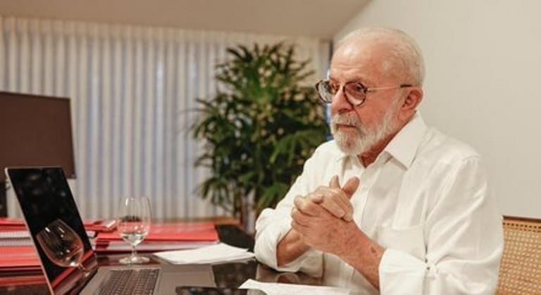 Lula chama Hamas de grupo terrorista pela primeira vez