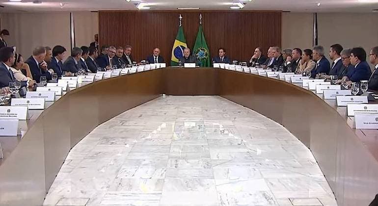 "Não vamos ser autoritários, mas nós não seremos mornos", diz Lula