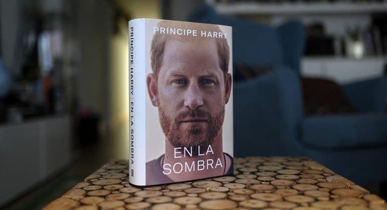 Príncipe Harry lança livro com revelações bombásticas sobre família real