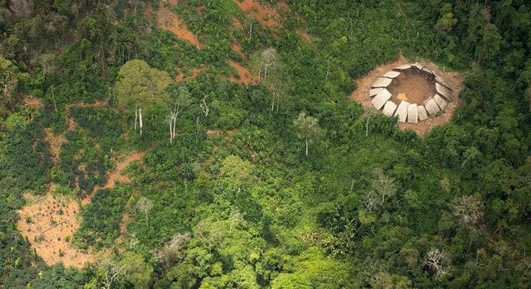Senadores vão a Roraima verificar crise yanomami e situação dos garimpeiros